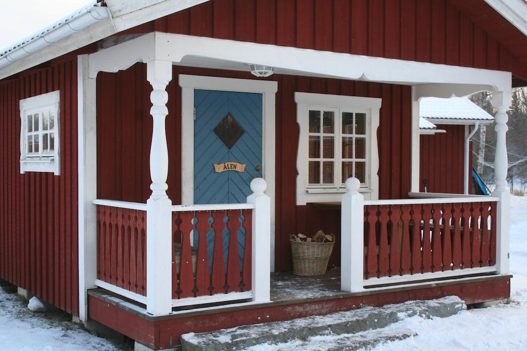 Ratt O Roder Stugby & Konferens Villa Djuras Exterior foto